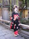 Geisha at Gion * 450 x 600 * (60KB)